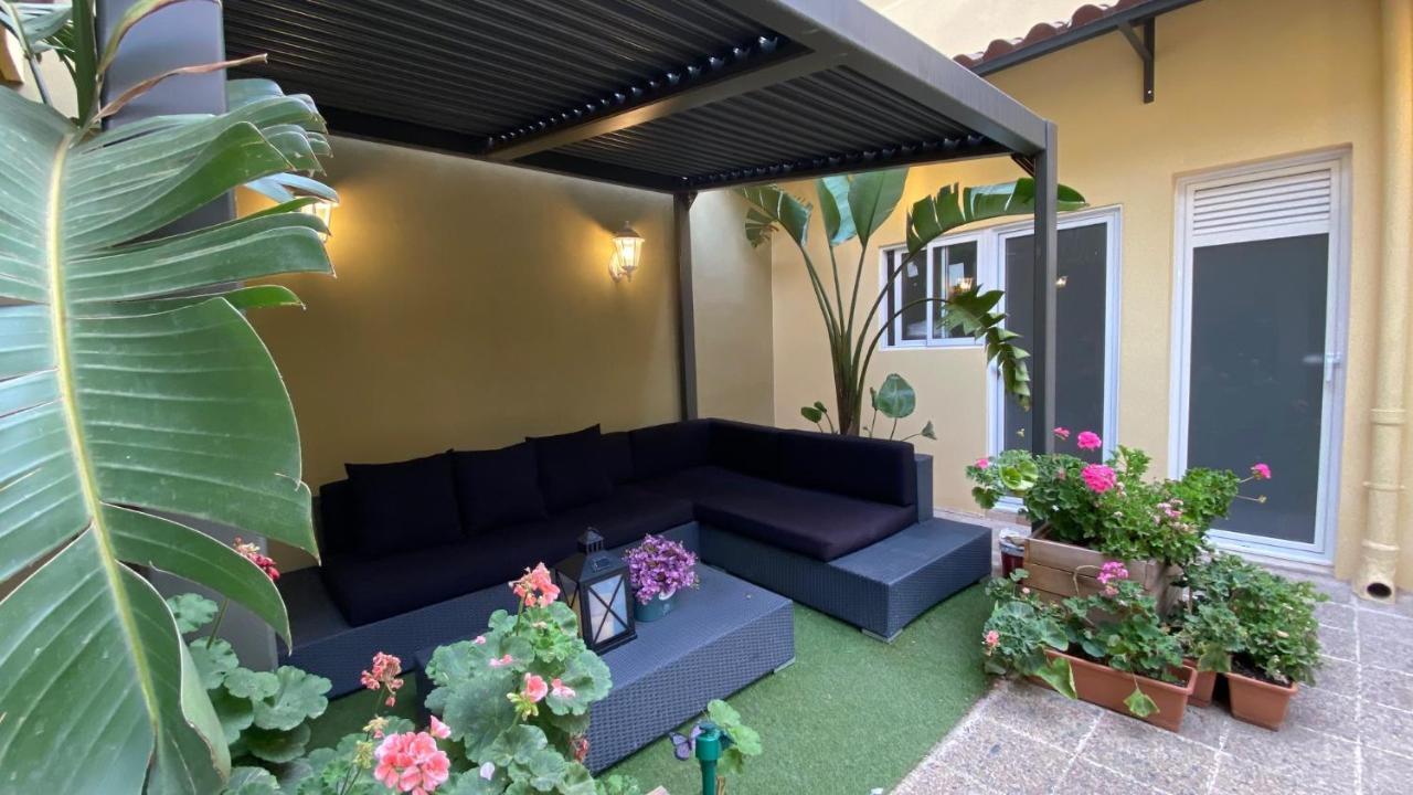 Casa Flores del Mediterráneo Badalona Exterior foto