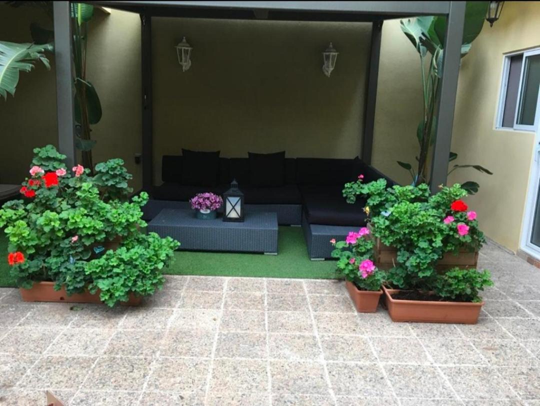 Casa Flores del Mediterráneo Badalona Exterior foto